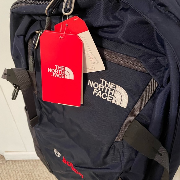 North face backpack - Picture 3 of 8